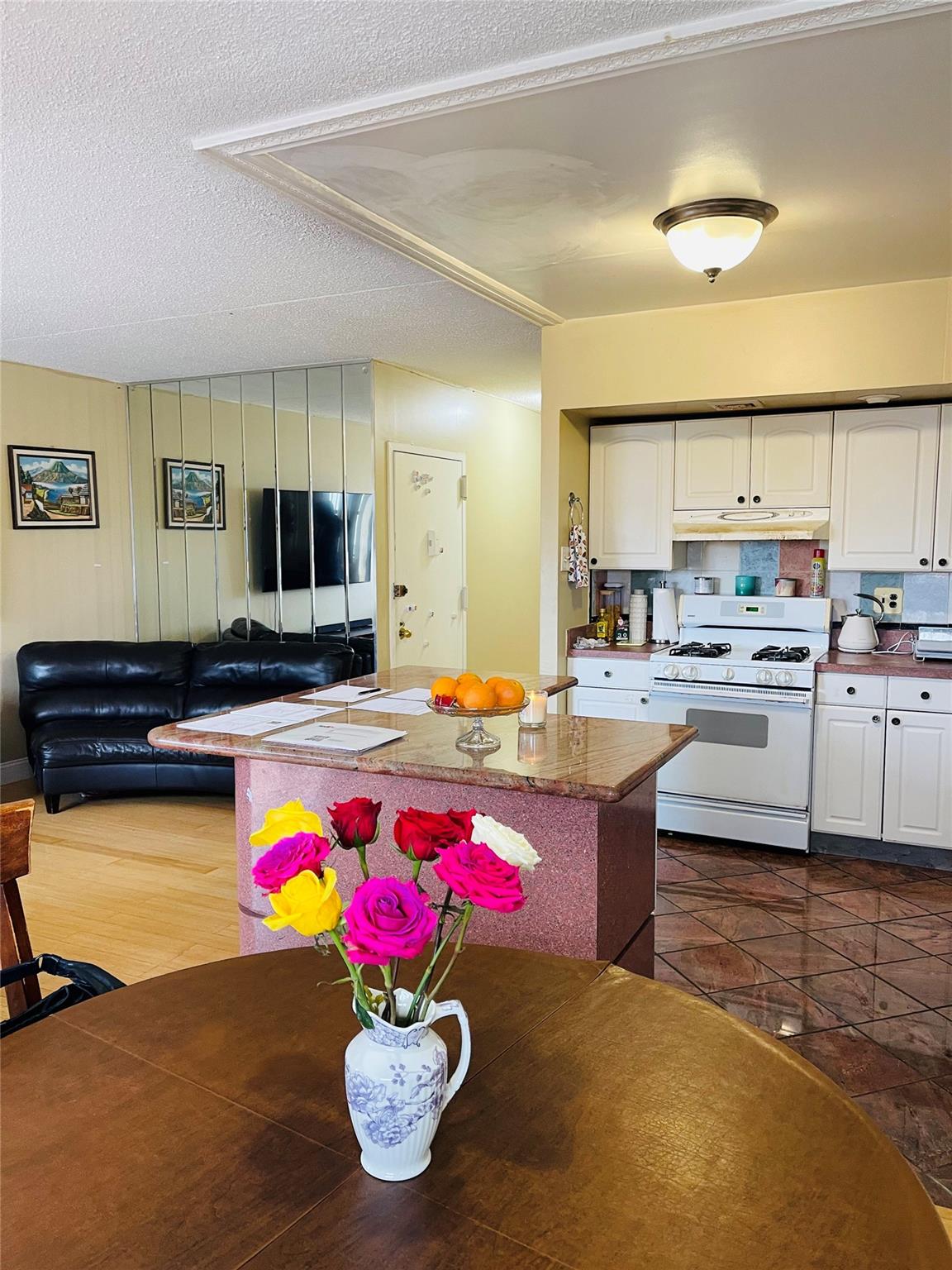 71-18 Sutton Place #3, Fresh Meadows, New York image 5