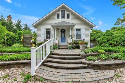 3 Makamah Beach Road Northport NY 11768