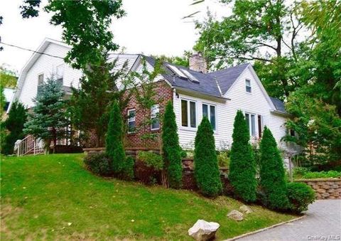 319 38th Road Douglaston NY 11363