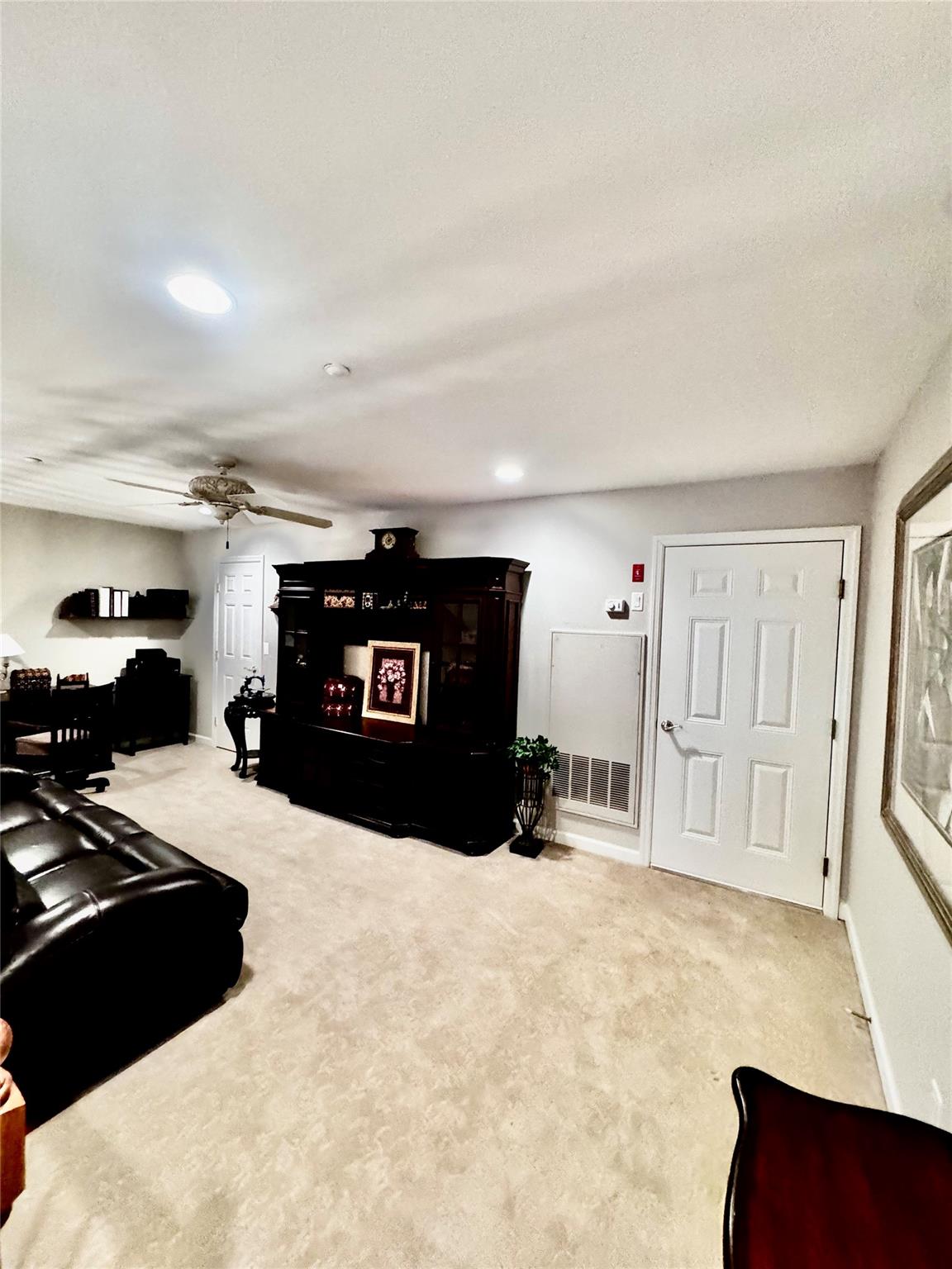 469 Spring Drive, East Meadow, New York image 5