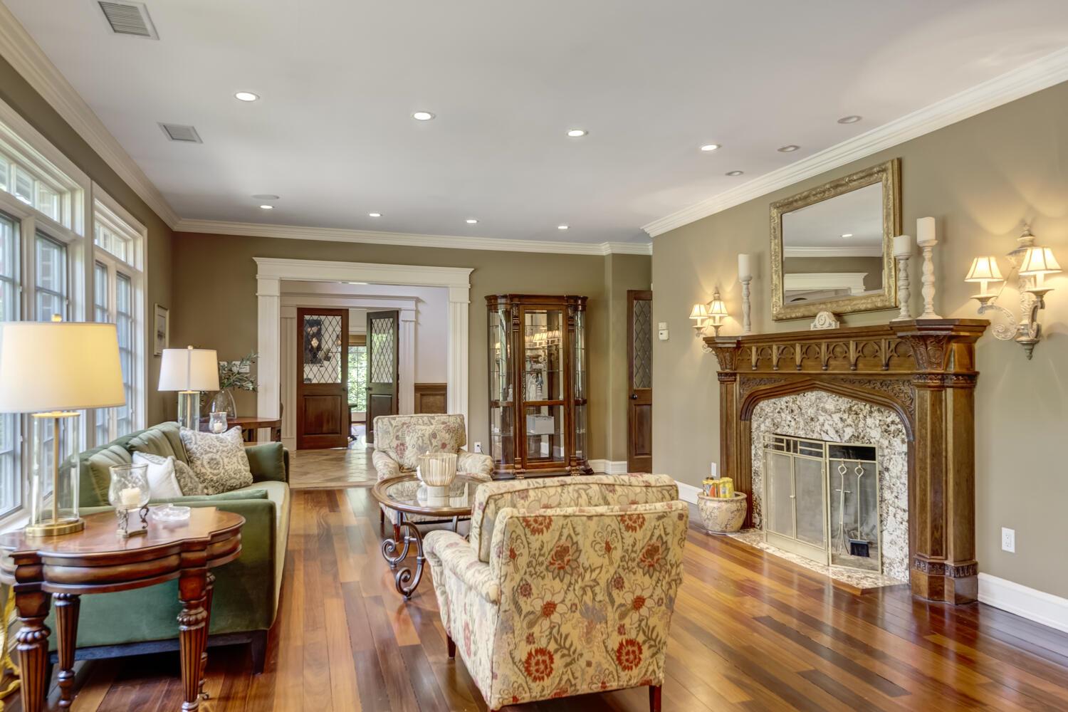 220 Elderfields Road, Manhasset, New York image 6