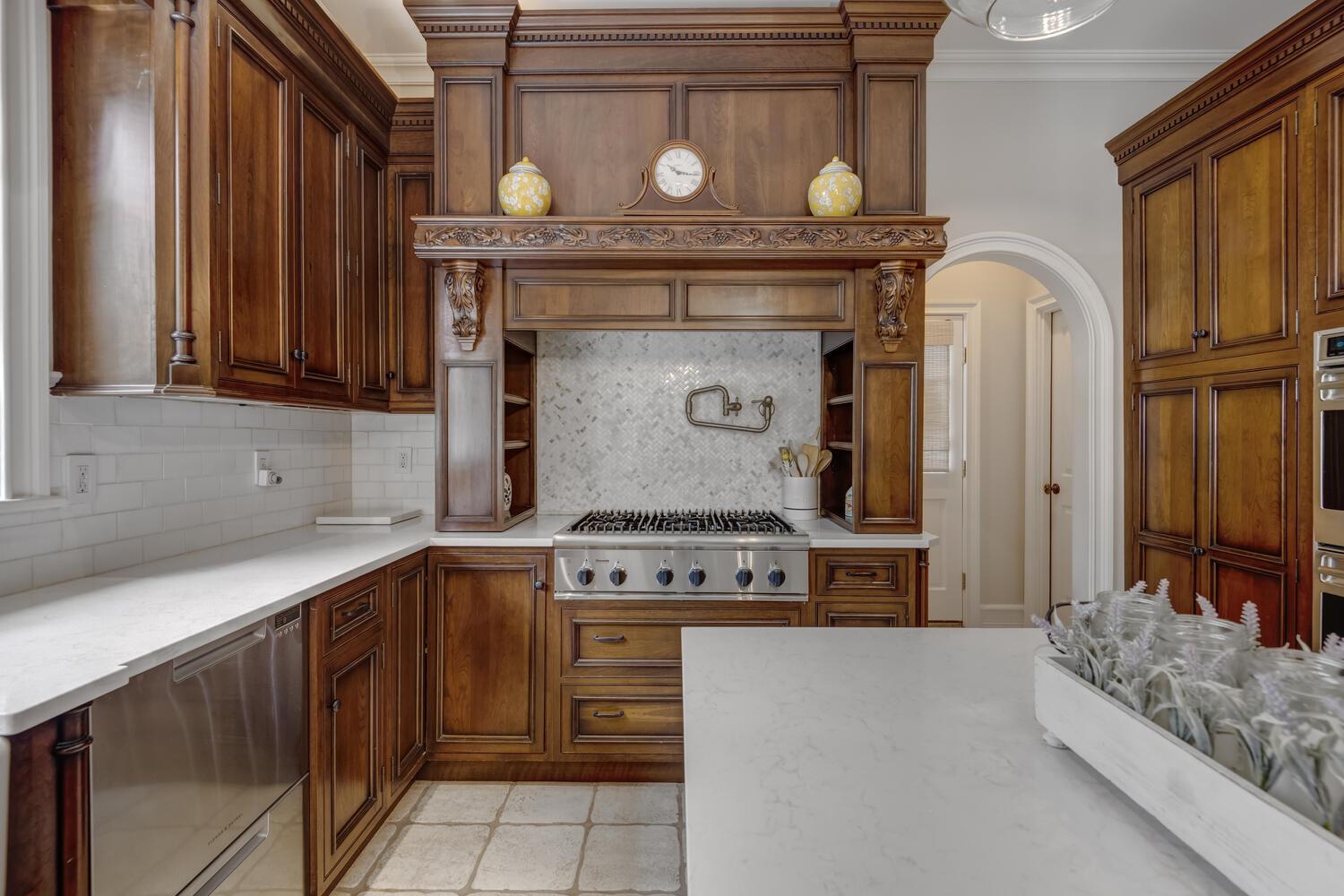 220 Elderfields Road, Manhasset, New York image 7