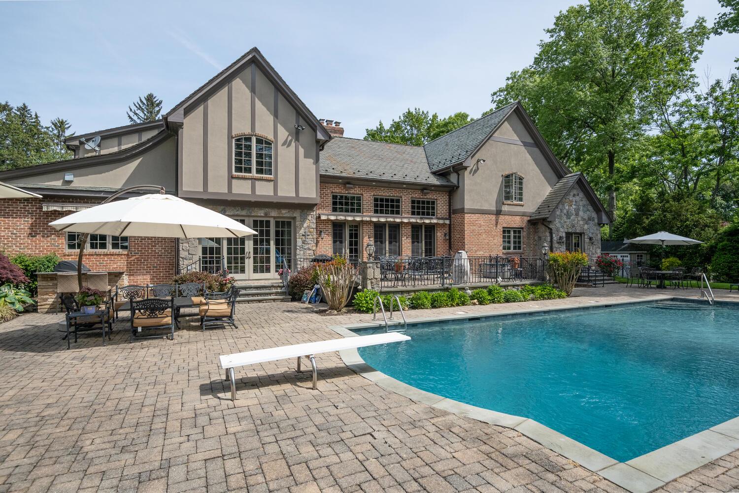 220 Elderfields Road, Manhasset, New York image 18