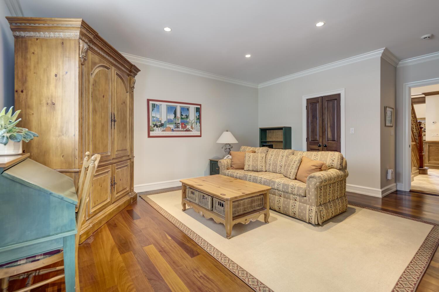 220 Elderfields Road, Manhasset, New York image 19