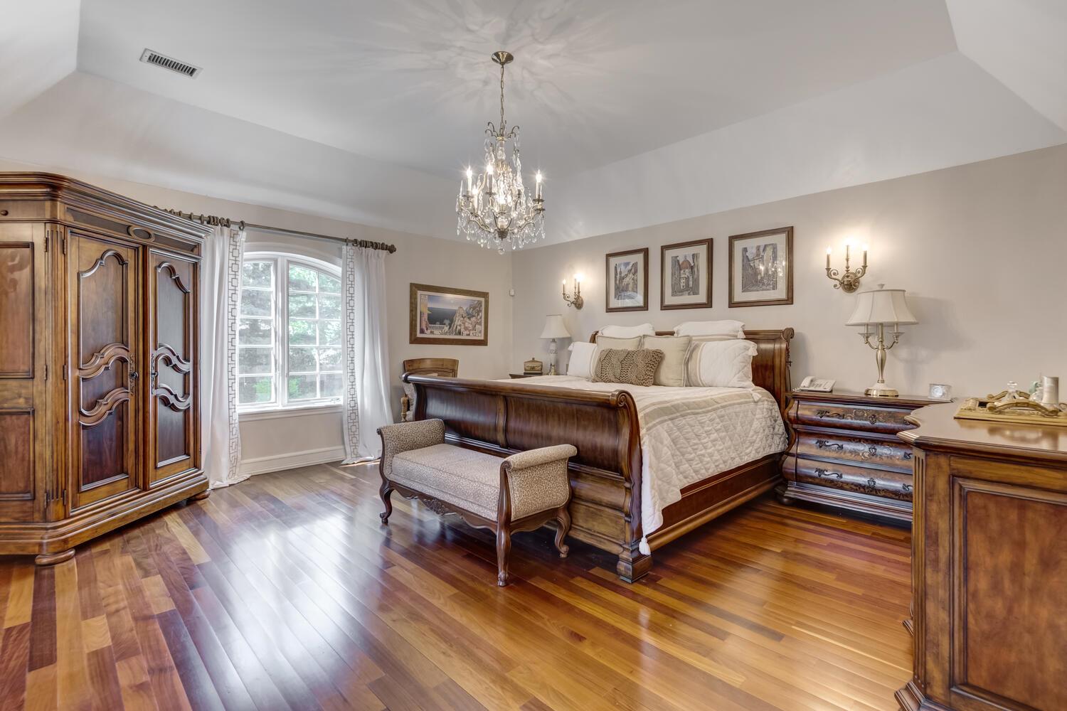 220 Elderfields Road, Manhasset, New York image 11