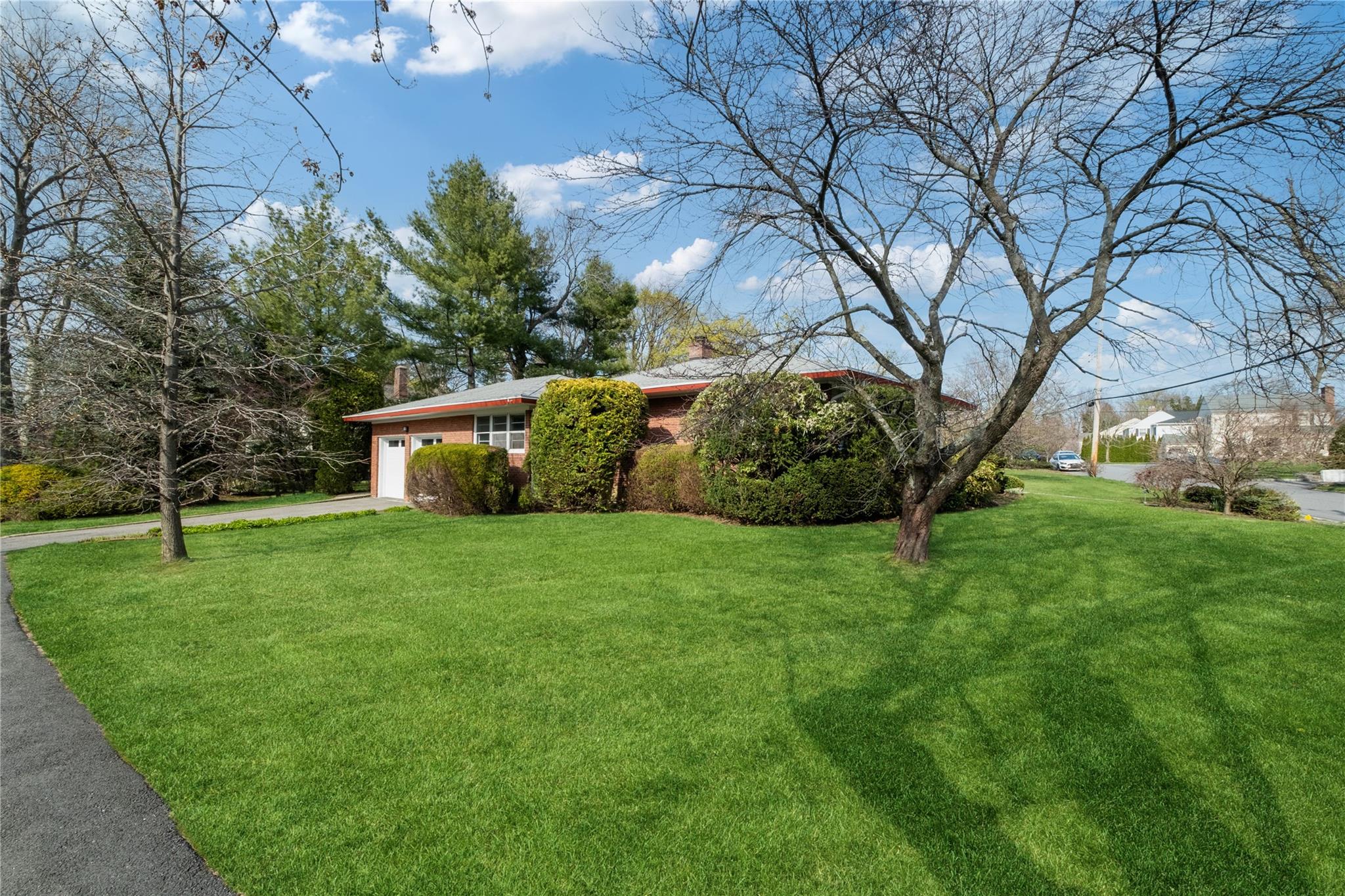 74 Carthage Road, Scarsdale, Florida image 33