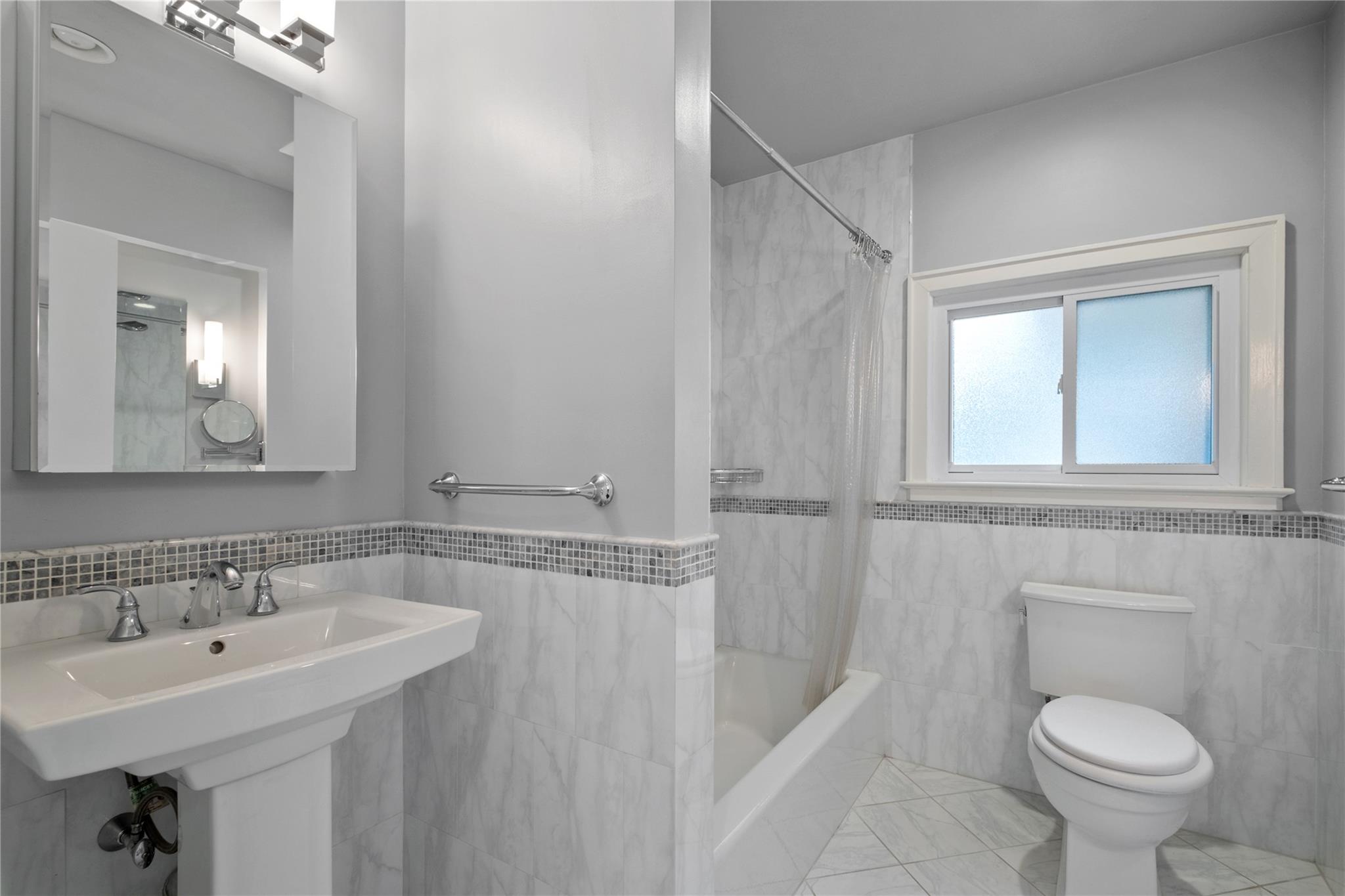 74 Carthage Road, Scarsdale, Florida image 19