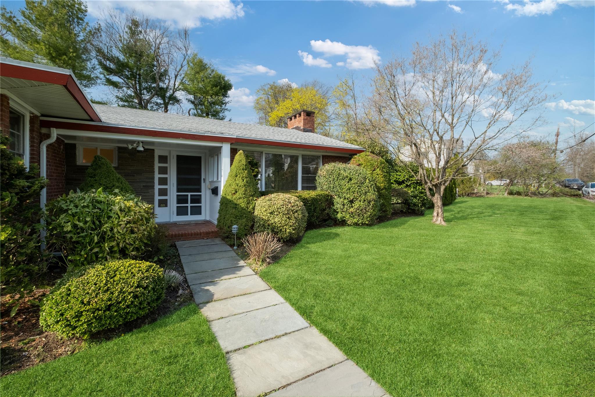 74 Carthage Road, Scarsdale, Florida image 3