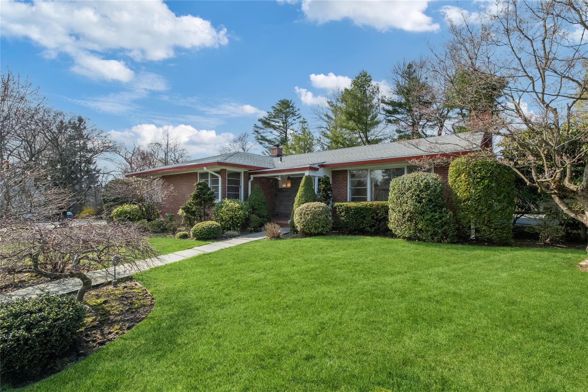 74 Carthage Road, Scarsdale, Florida image 2