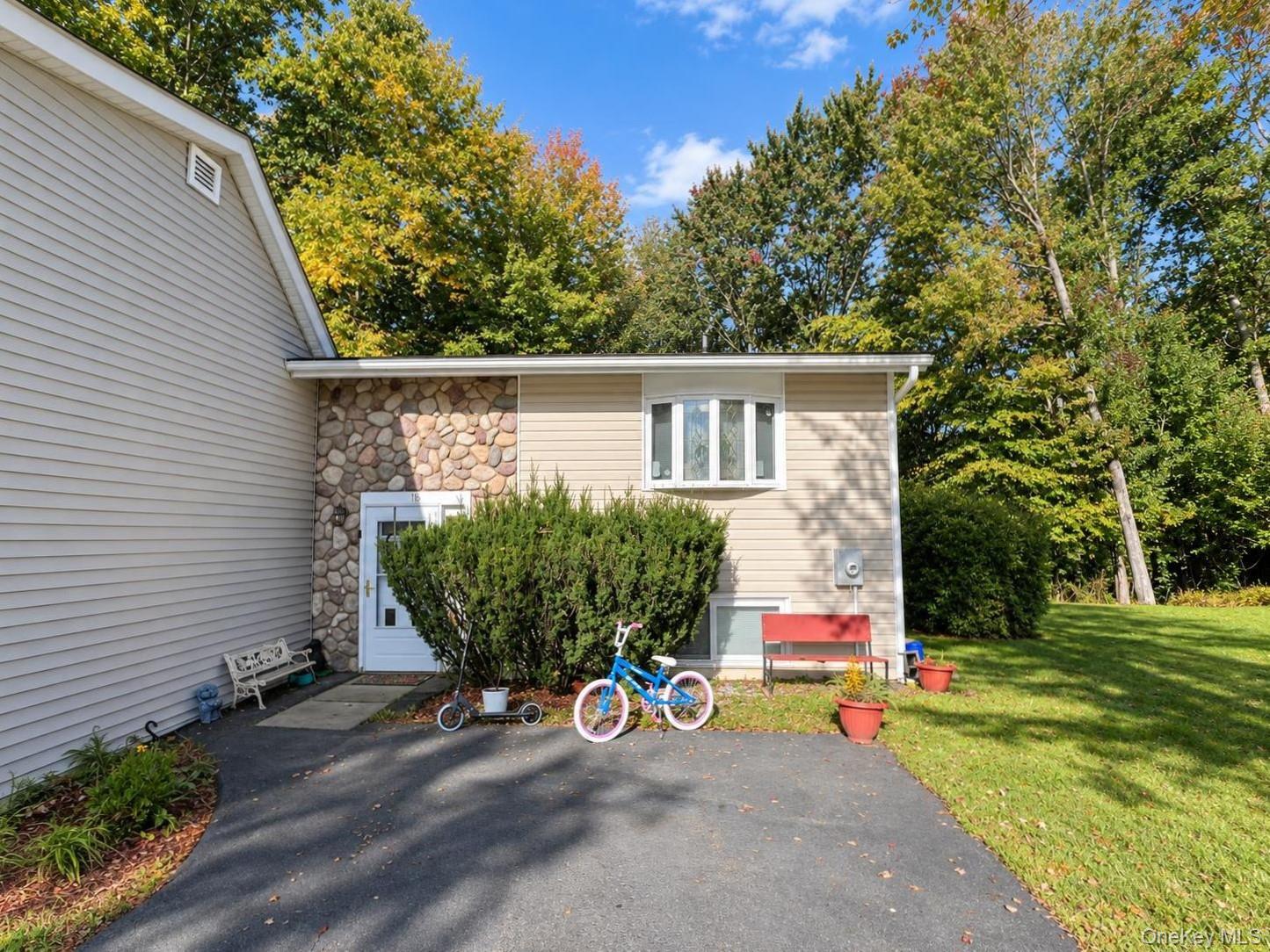 13 James Place