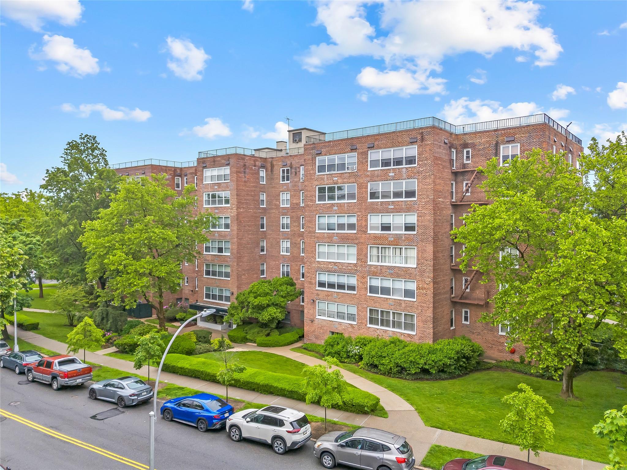 18-65 211 Street #6G, Bayside, New York image 2