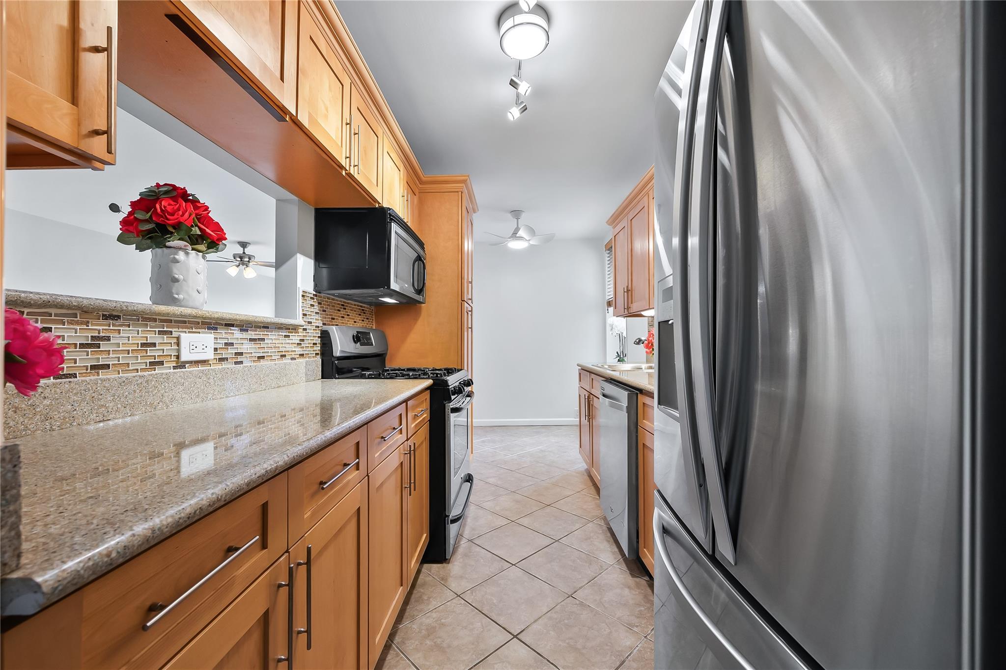 18-65 211 Street #6G, Bayside, New York image 8