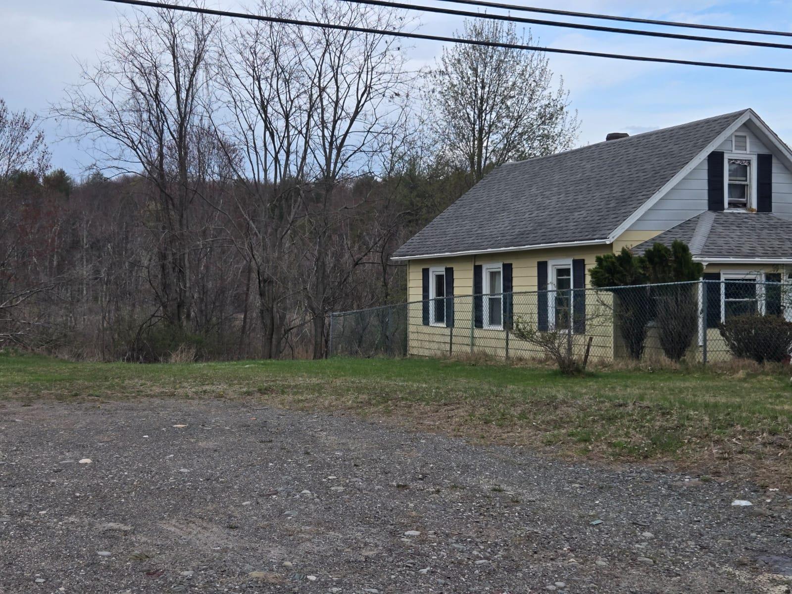 Cold Spring Road, Monticello, New York - 3 Bedrooms  
1 Bathrooms  
5 Rooms - 