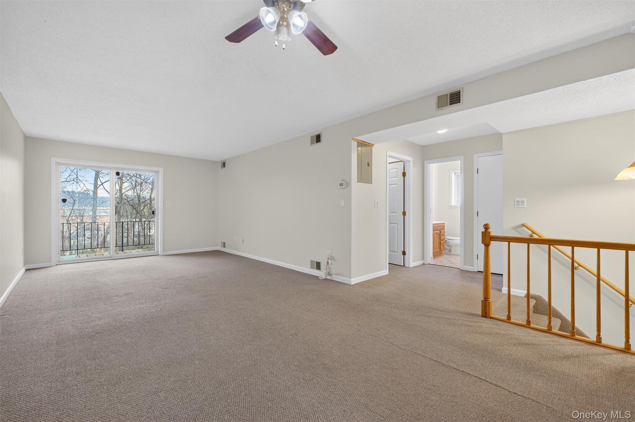 Poughkeepsie, New York 12603, United States, 2 Bedrooms Bedrooms, ,2 BathroomsBathrooms,Residential,Active,255220