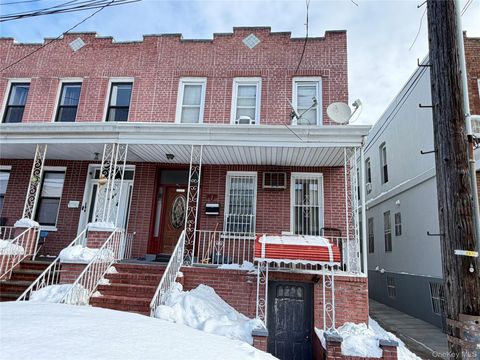 Multifamily For Sale - 54-35 69th Lane<br/> Maspeth, NY 11378