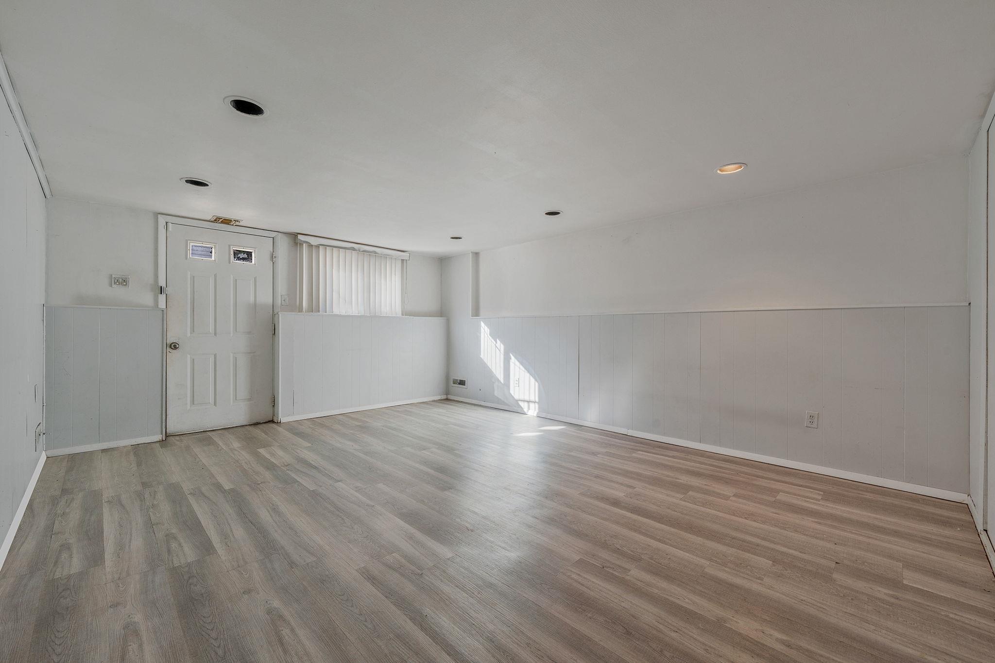 349 W 17th Street, Deer Park, New York image 21