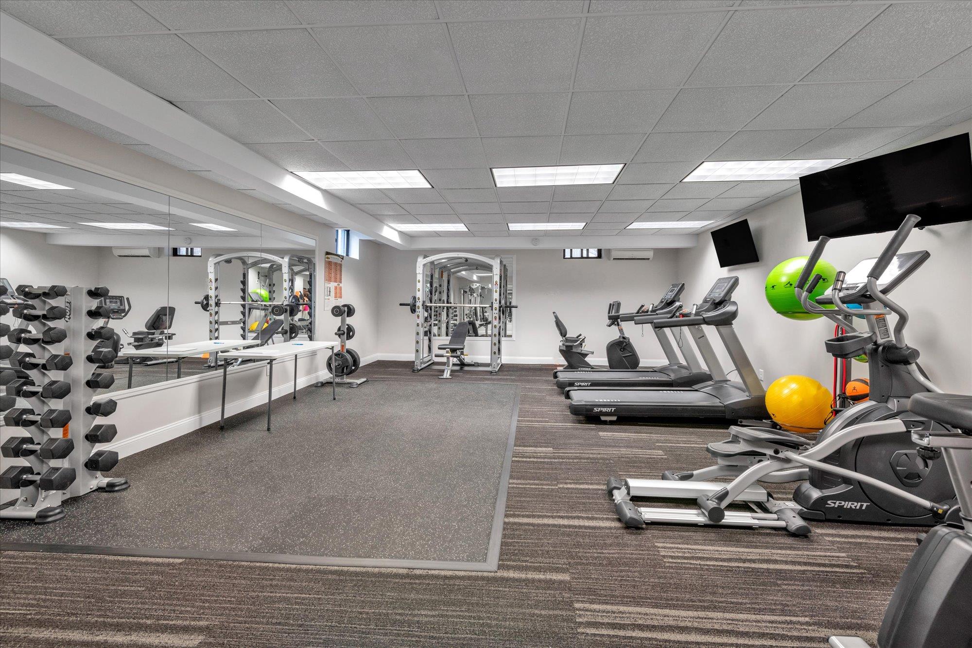 1 Town House Place Pl #APT 2E, Great Neck, New York image 13