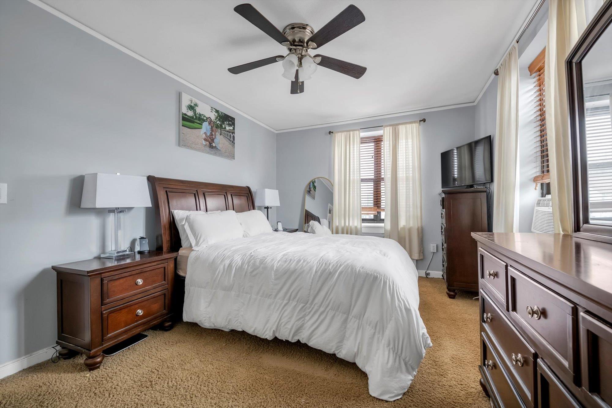 1 Town House Place Pl #APT 2E, Great Neck, New York image 9