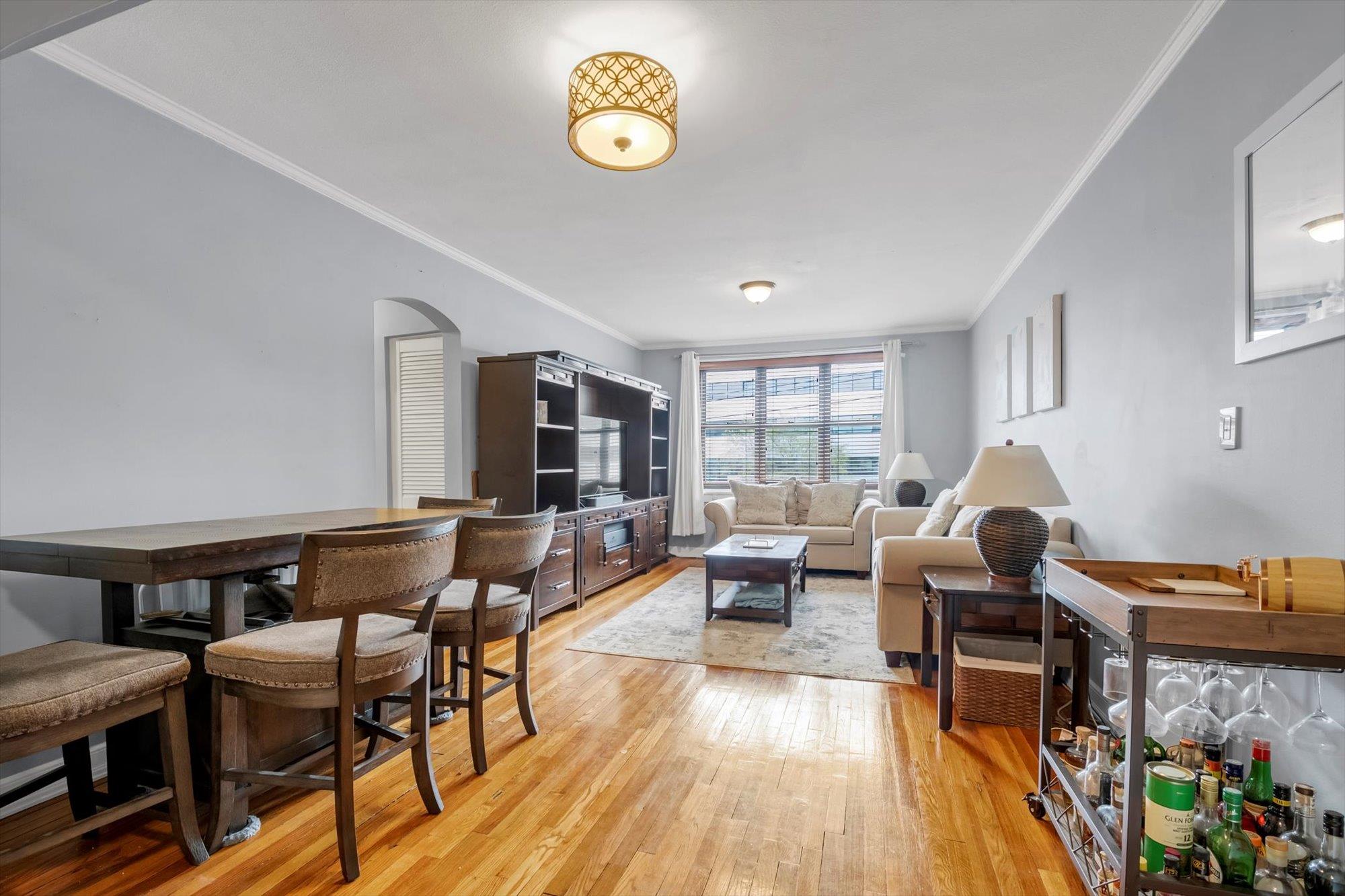 1 Town House Place Pl #APT 2E, Great Neck, New York image 5