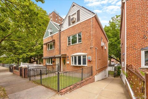 1926 Hutchinson River Parkway E E Bronx NY 10461