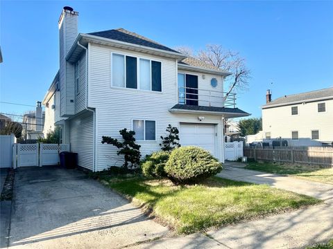 Photo of 329 E Fulton Street #First Floor, Long Beach, NY 11561 (MLS # 956625)
