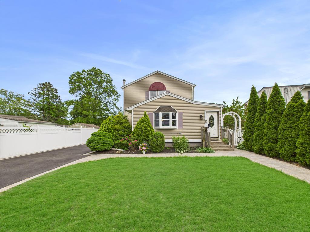 30 W Belmont Street, Bay Shore, New York image 7