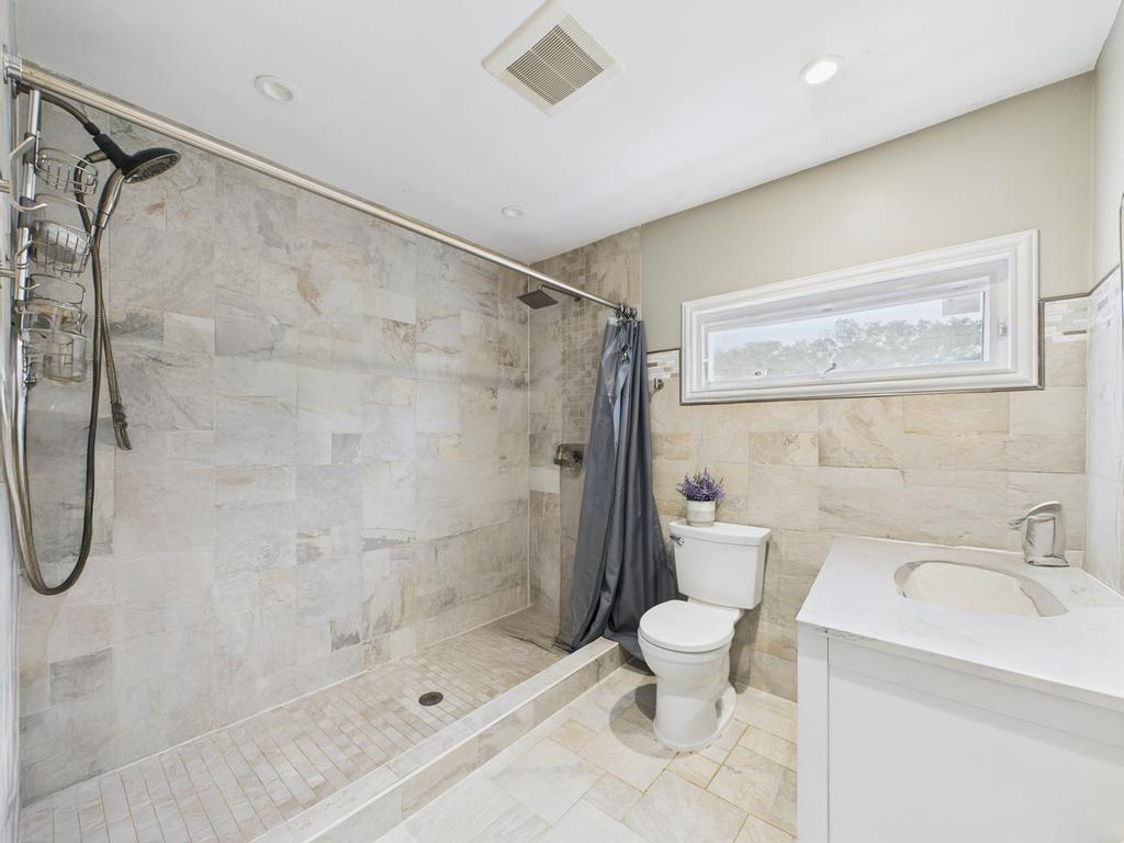 30 W Belmont Street, Bay Shore, New York image 16