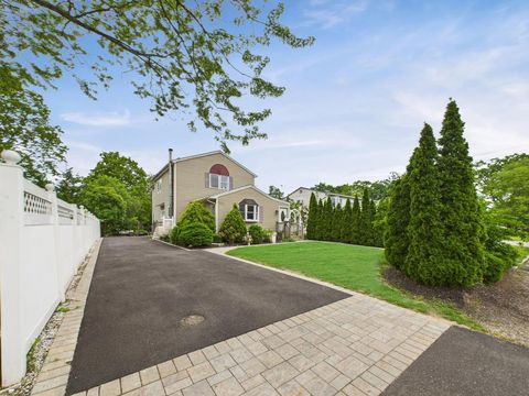 30 W Belmont Street Bay Shore NY 11706
