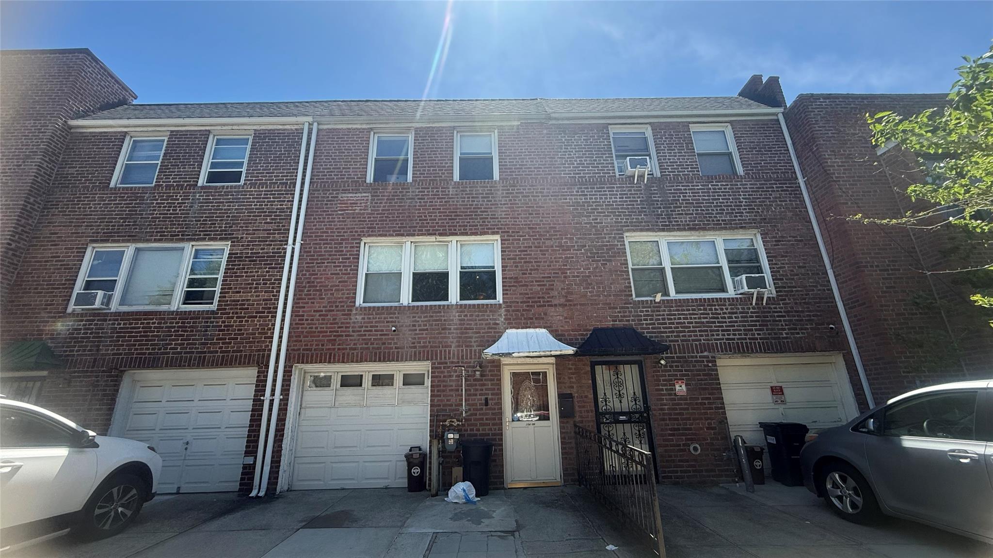 Property for Sale at 64th Avenue, Flushing, Queens, NY - Bedrooms: 4 
Bathrooms: 3 
Rooms: 10  - $1,130,000