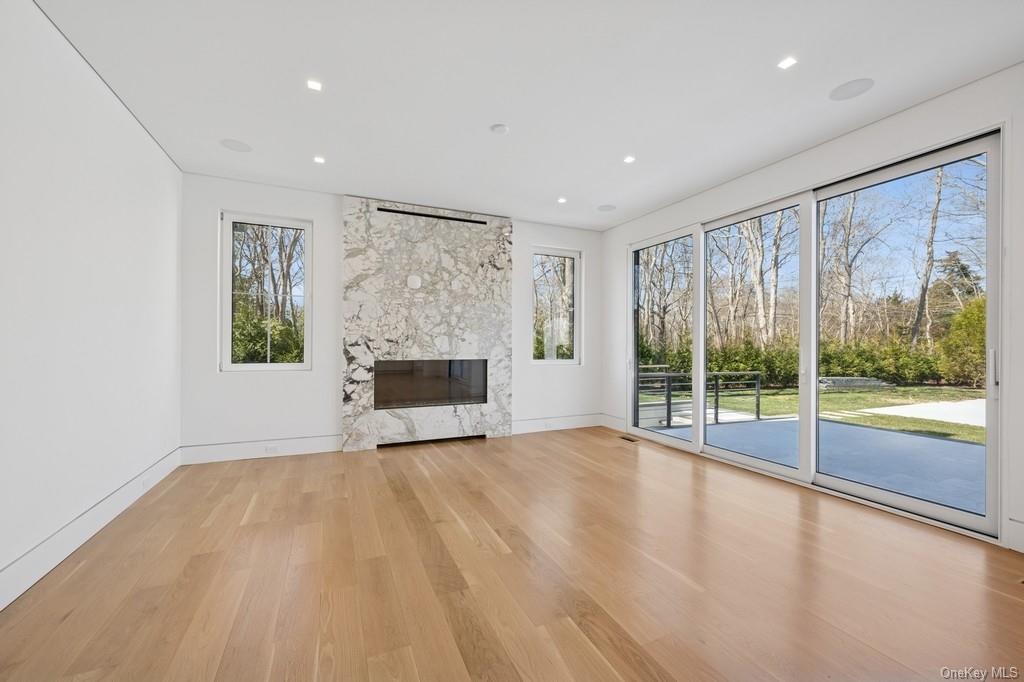 8 Ashwood Ct, Southampton, New York image 9