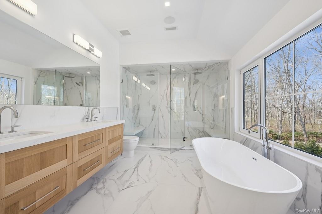 8 Ashwood Ct, Southampton, New York image 35
