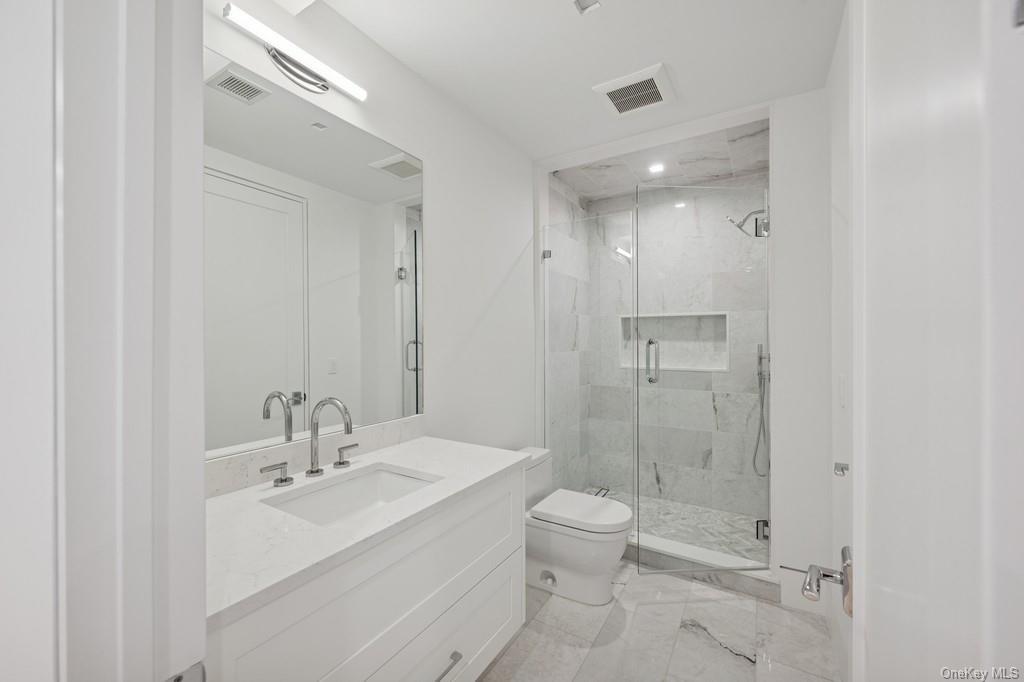 8 Ashwood Ct, Southampton, New York image 48