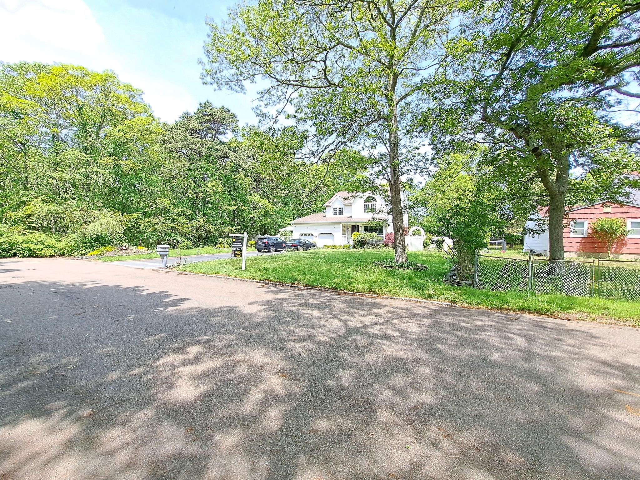 85 Mowbray Street, Patchogue, New York image 4