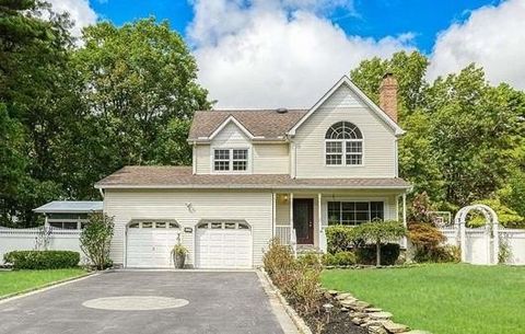 85 Mowbray Street Patchogue NY 11772