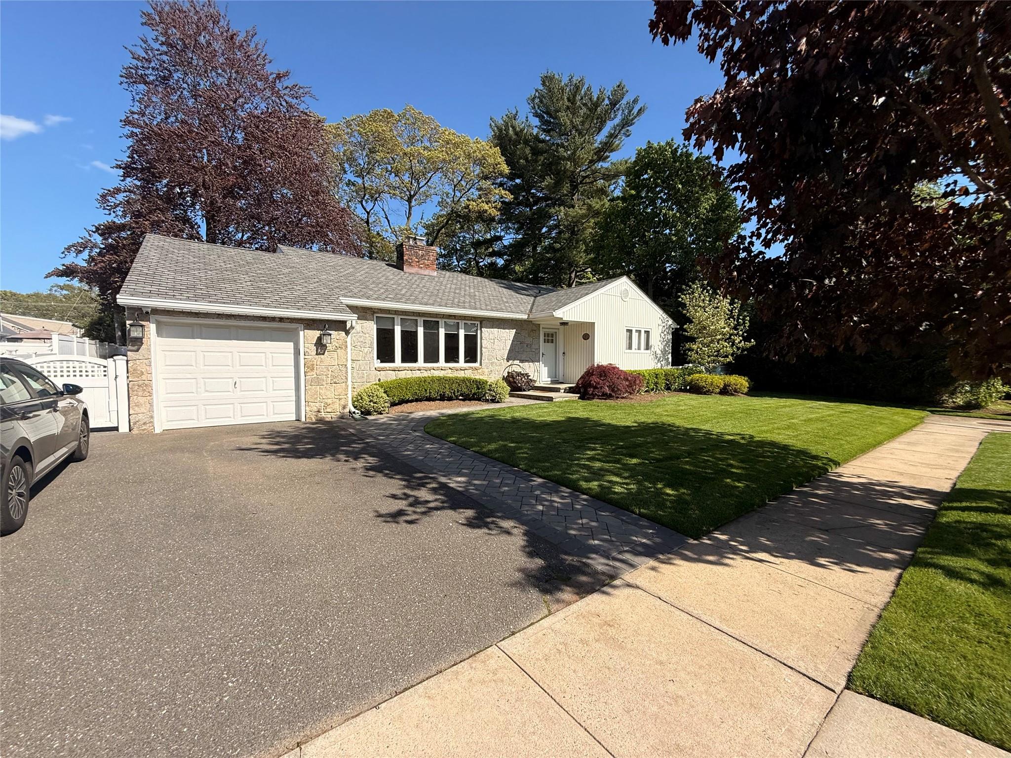 5 Windham Road, Rockville Centre, New York image 1