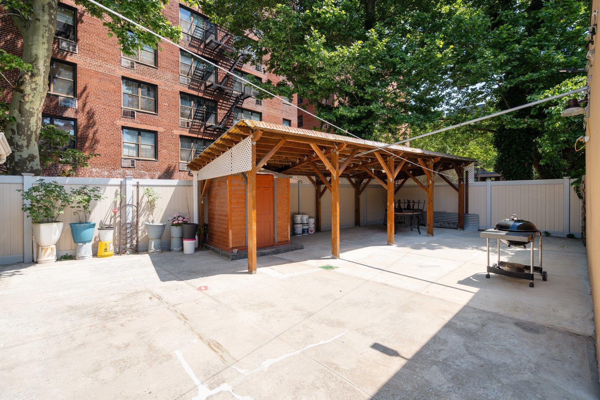 1255 E 52nd Street, Brooklyn, New York image 25