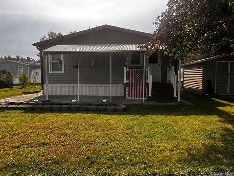 Photo of 128 Brittany Terrace Ter #128, Rock Tavern, NY 12575 (MLS # 920784)