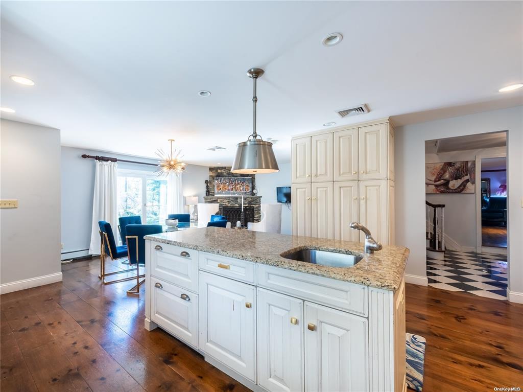 10 Hickory Lane, Glen Cove, New York image 12