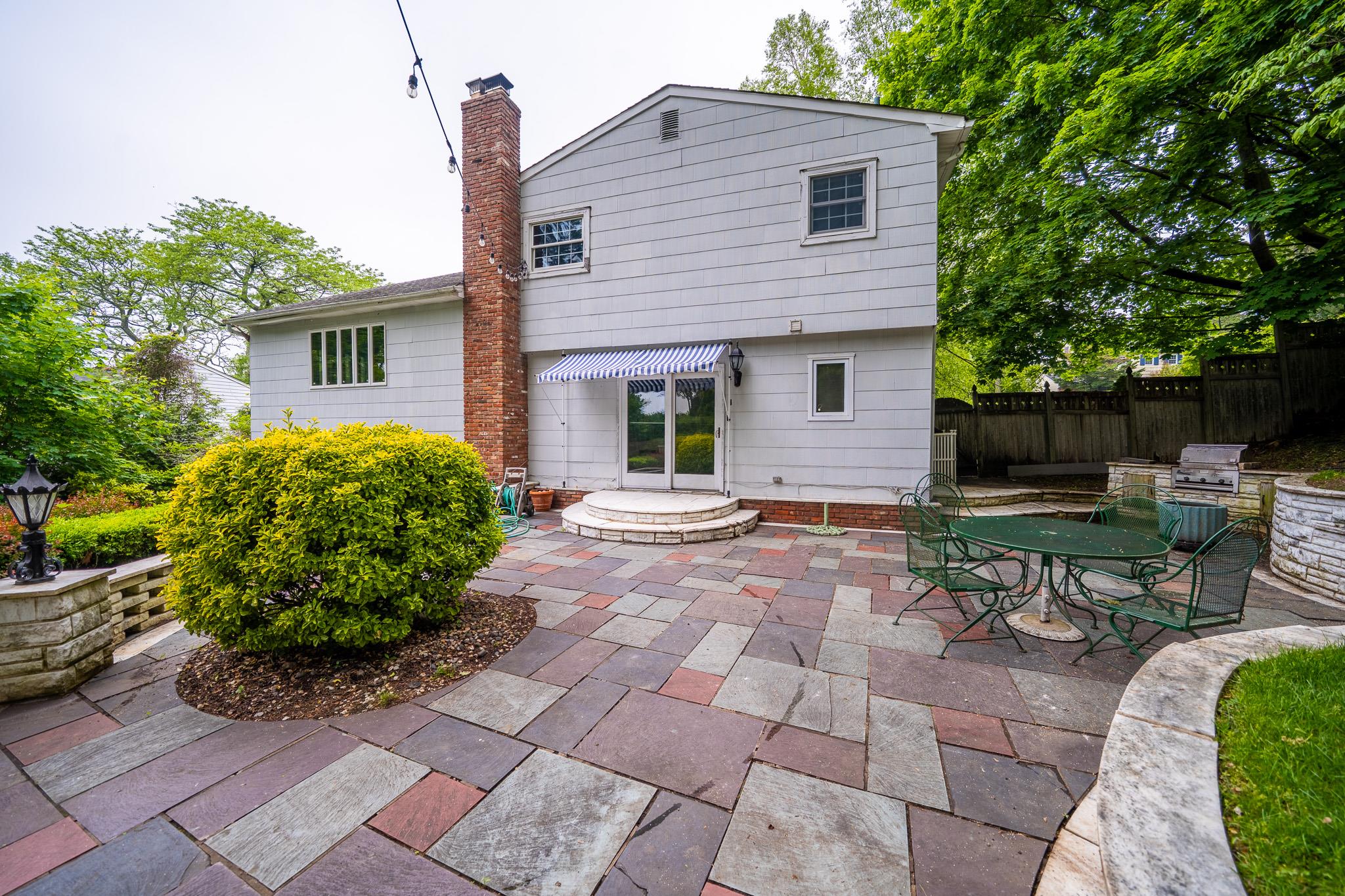 10 Hickory Lane, Glen Cove, New York image 24