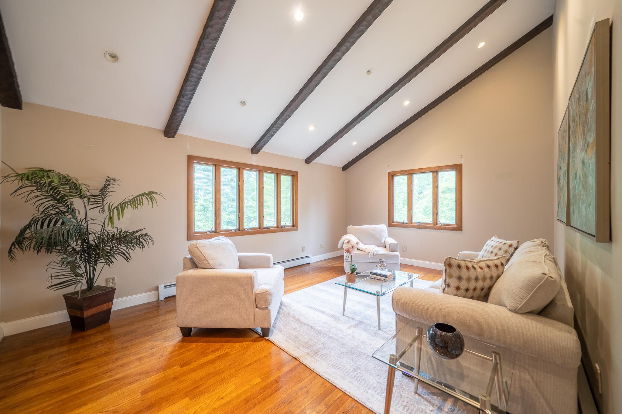 10 Hickory Lane, Glen Cove, New York image 16