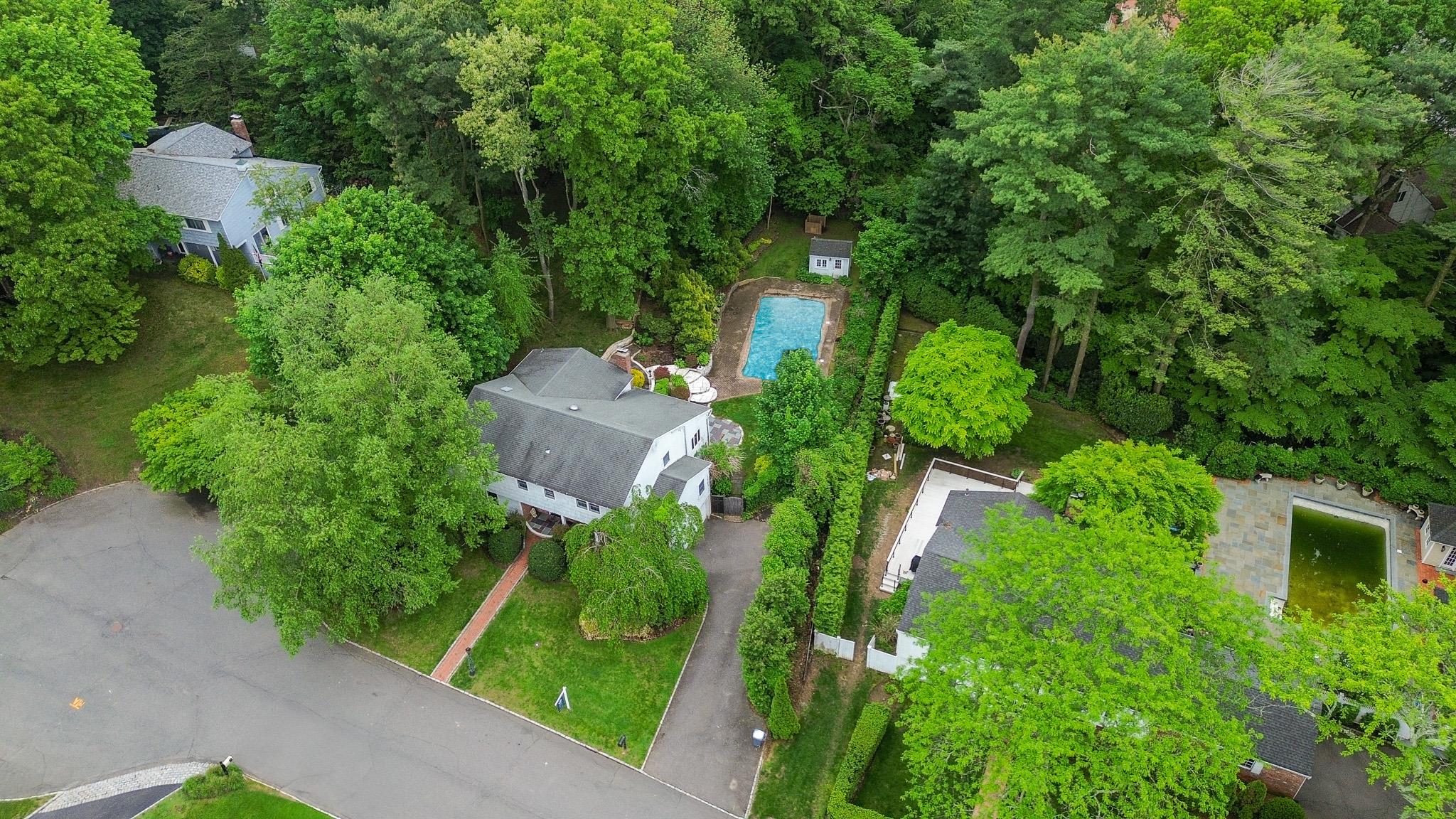 10 Hickory Lane, Glen Cove, New York image 27