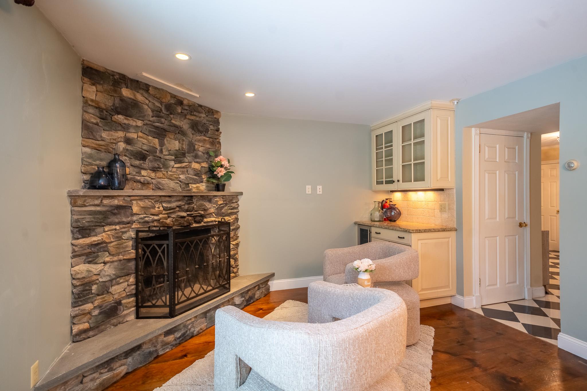 10 Hickory Lane, Glen Cove, New York image 15