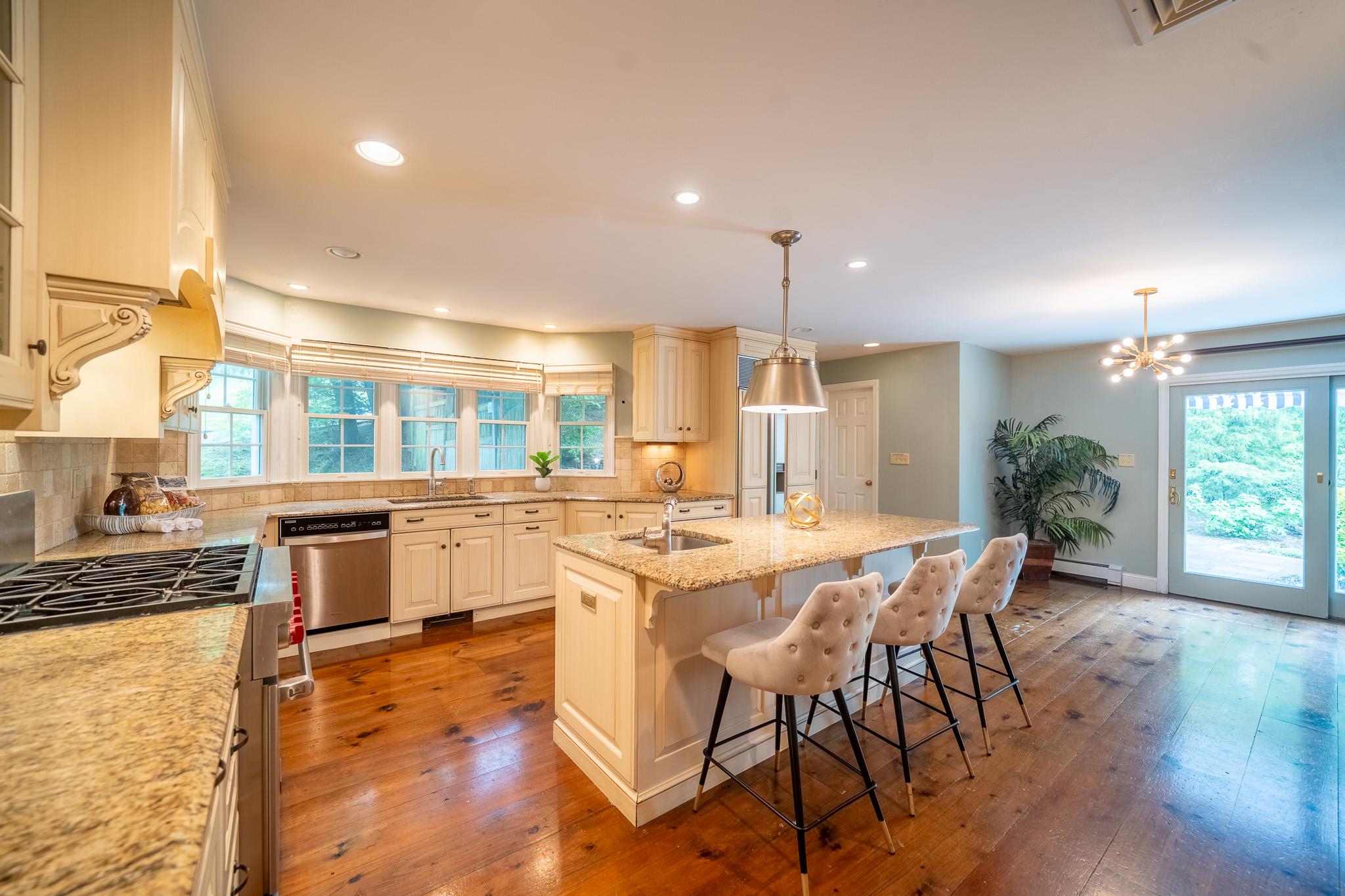 10 Hickory Lane, Glen Cove, New York image 12