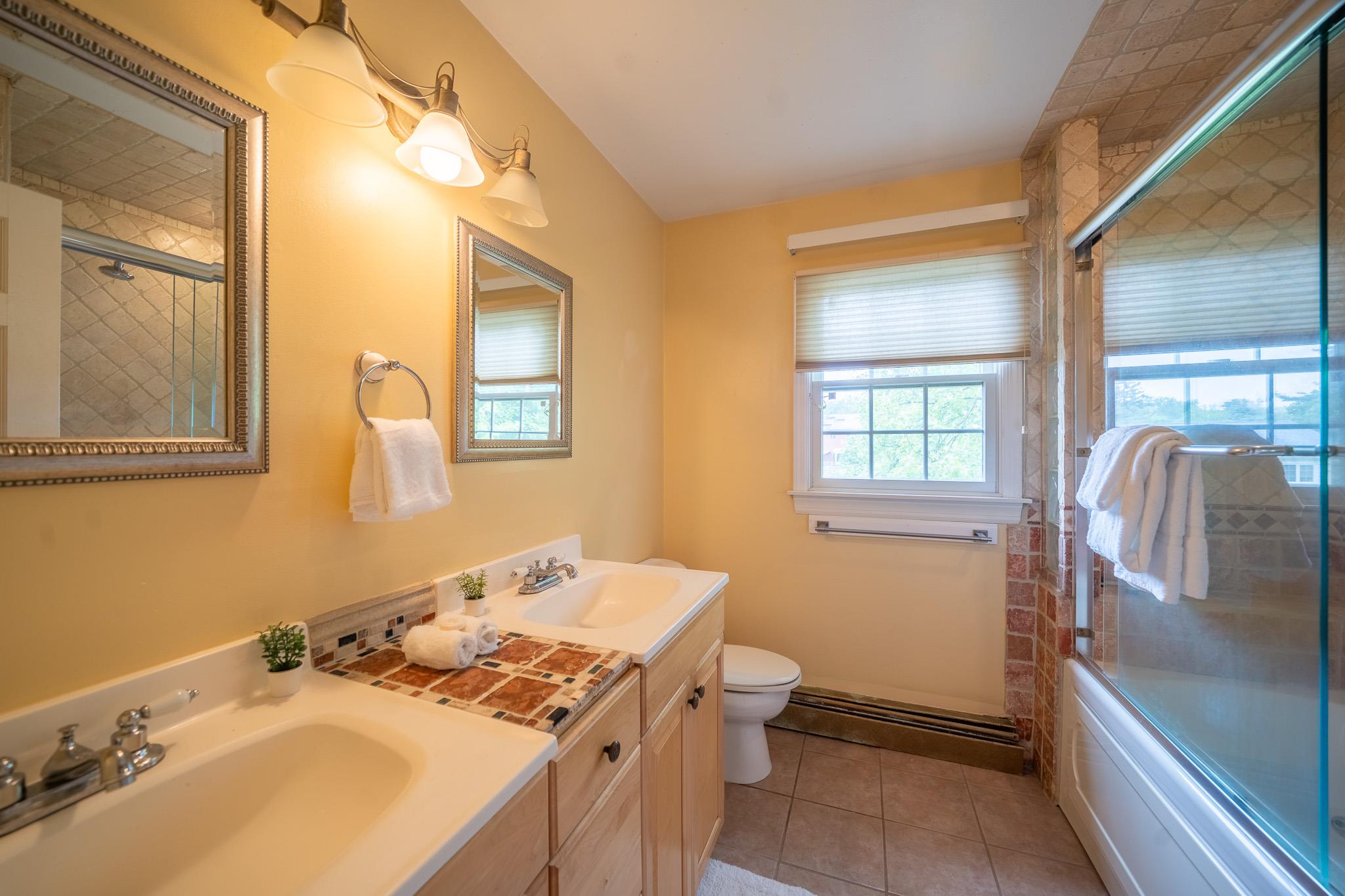 10 Hickory Lane, Glen Cove, New York image 22