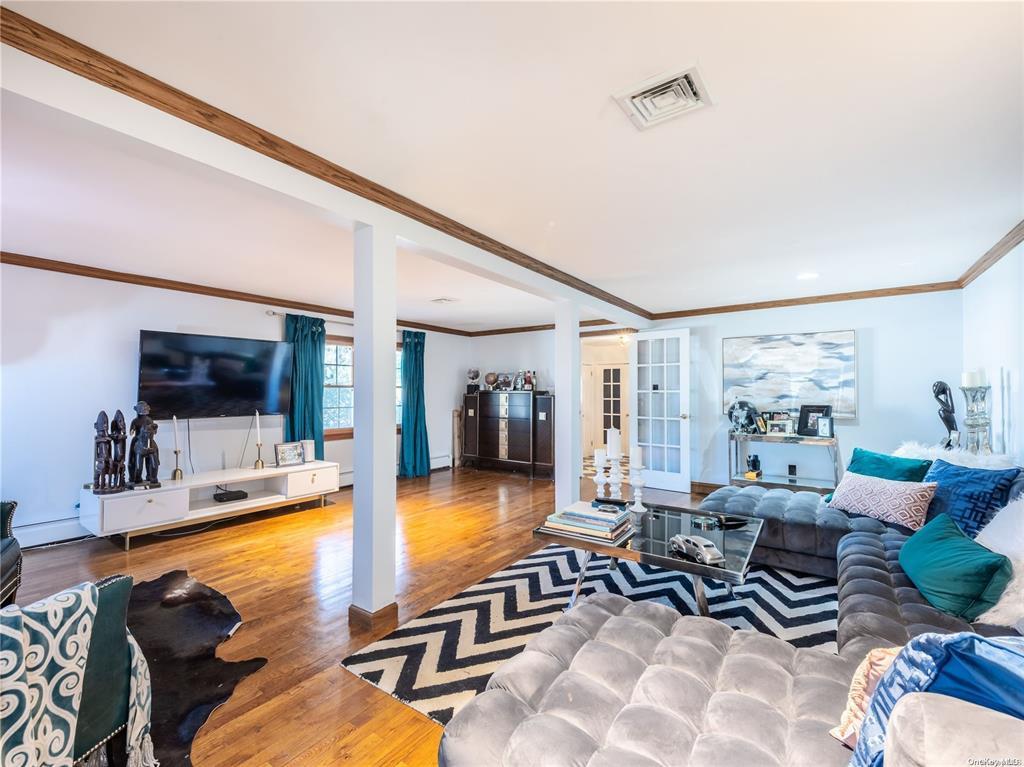 10 Hickory Lane, Glen Cove, New York image 6