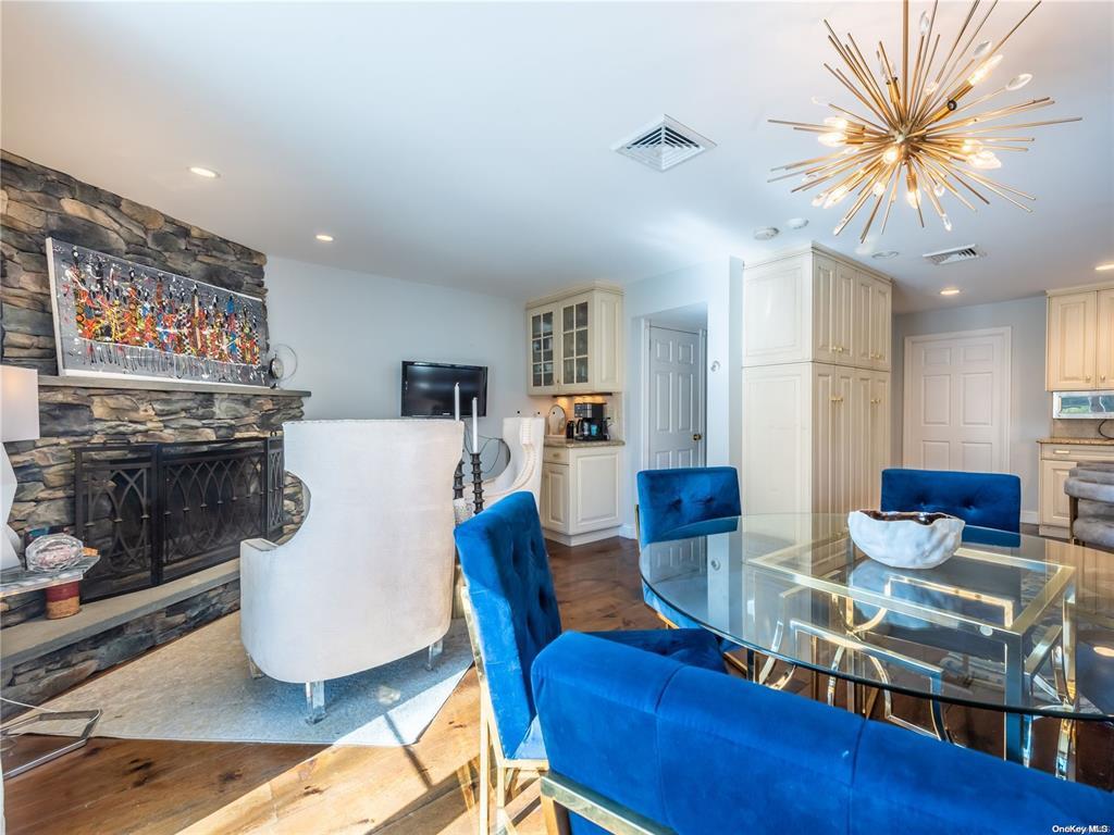 10 Hickory Lane, Glen Cove, New York image 14