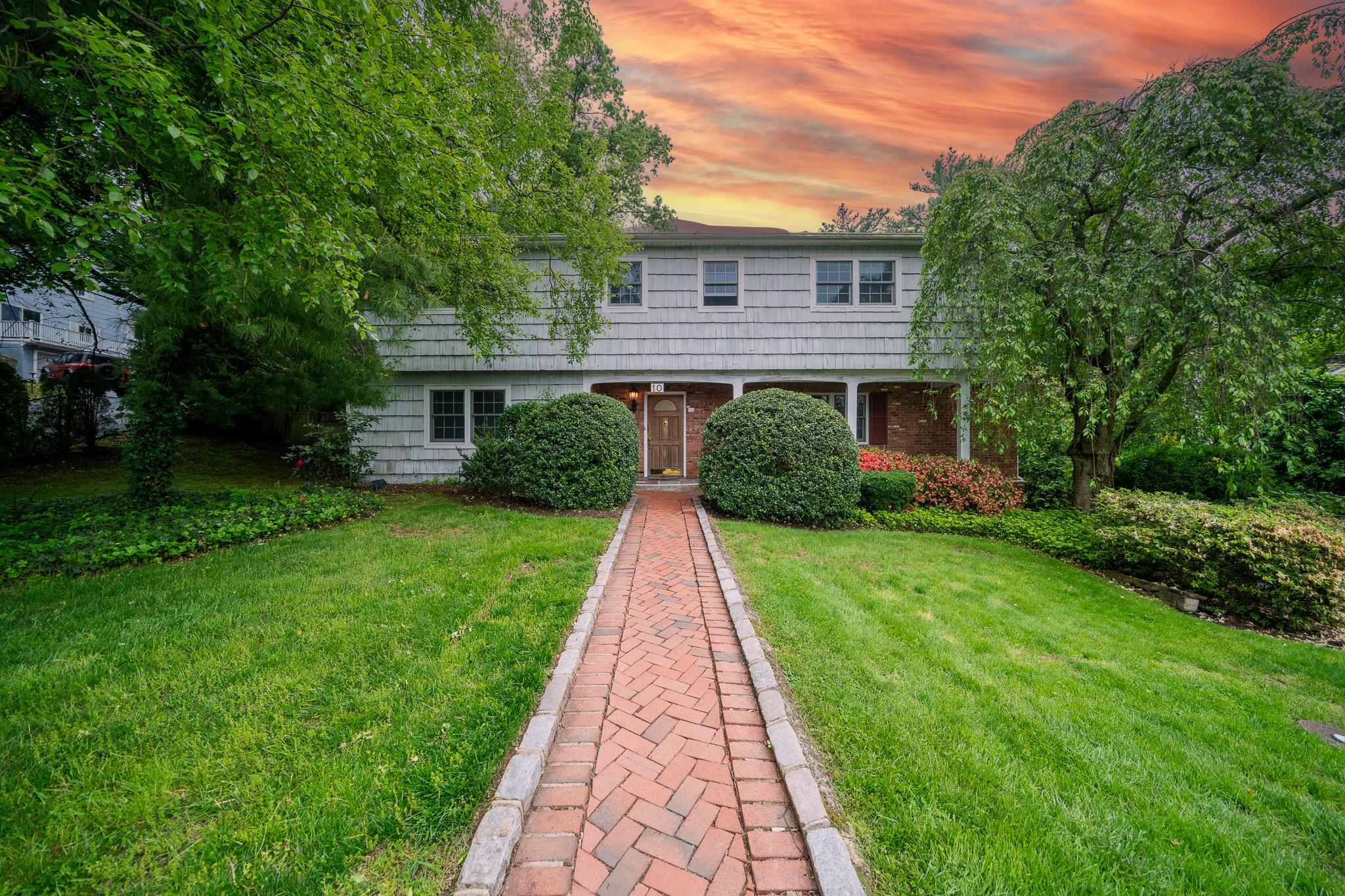 10 Hickory Lane, Glen Cove, New York image 1