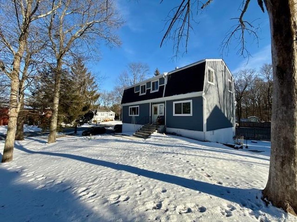 Photo of 150 Lake Region Boulevard, Monroe, NY 10950 (MLS # 955186)