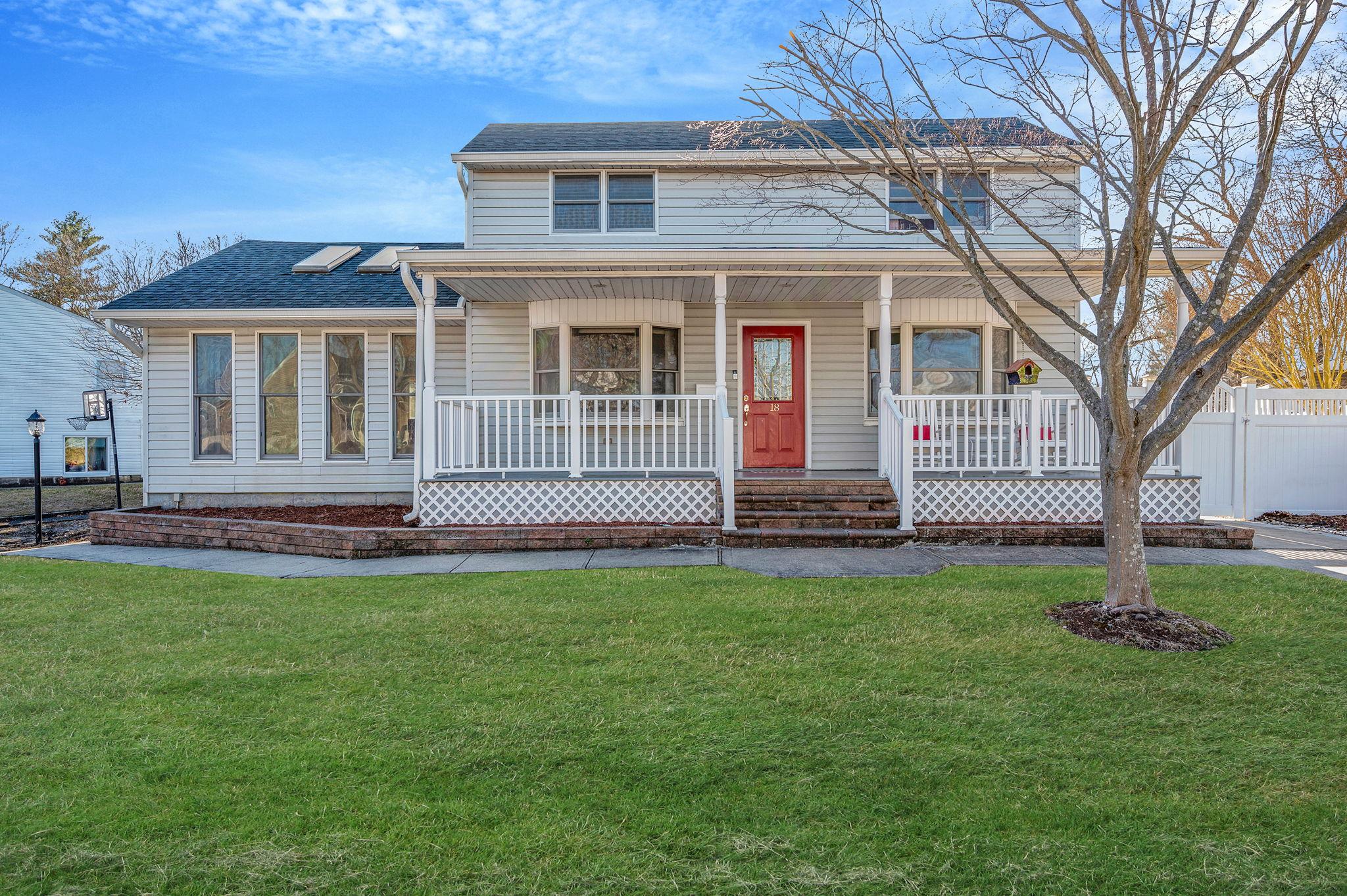 18 Wagon Lane, Centereach, New York image 1