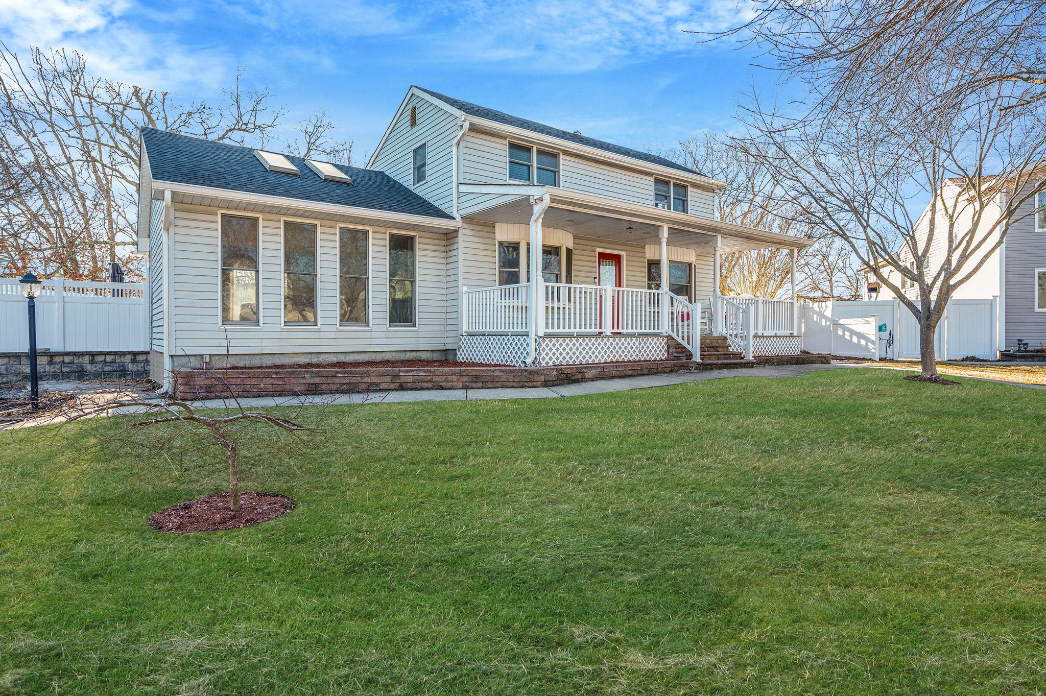 18 Wagon Lane, Centereach, New York image 2